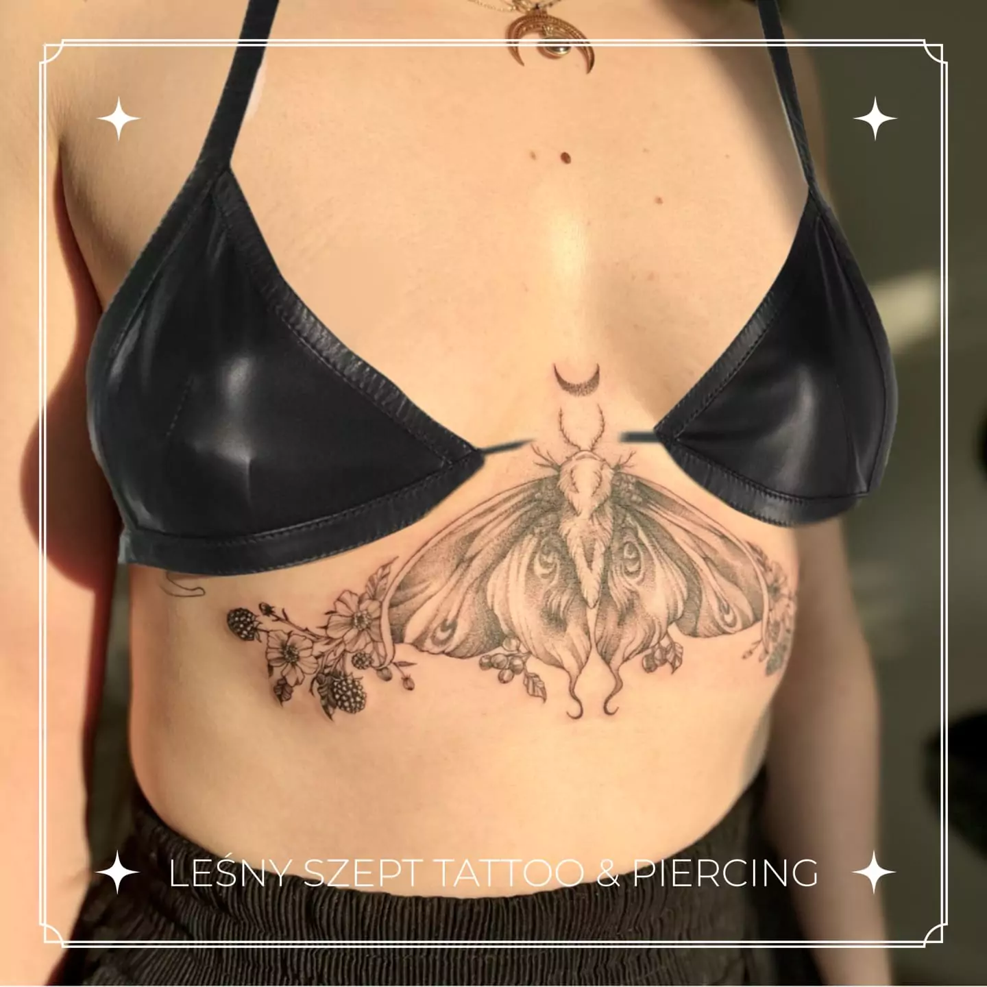 tatuaz cmy na brzuchu